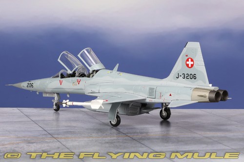 Hobby Master 1:72 F-5E Tiger II Swiss Air Force 6 Staffel J-3206 - Picture 2 of 8