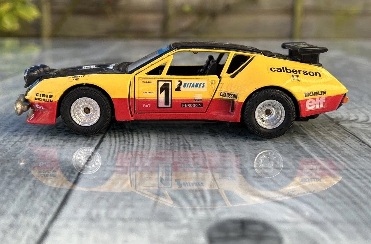 EIDAI ALPINE RENAULT A310 V6 RALLYE JEAN BEHRA 1977 G FREQUELIN #1 DIECAST 1:28