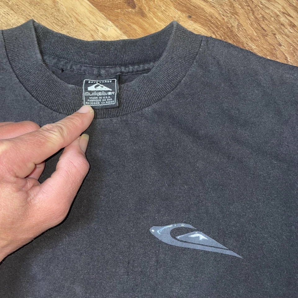 Vintage Quiksilver Shirt Boys Large Black Surf Logo Graphic Tee Made USA 90s - Image 4 of 4