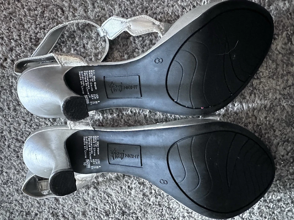 Fioni Night Women’s Silver Ankle Strap Kitten Heels, Open Toe Sz 8 - Image 3 of 4