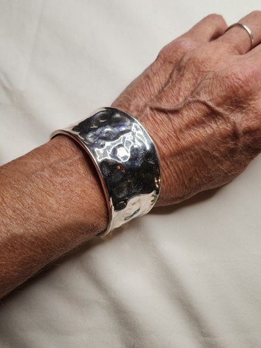 Impresionante brazalete vintage estilo brutalista tono plata - Imagen 1 de 8