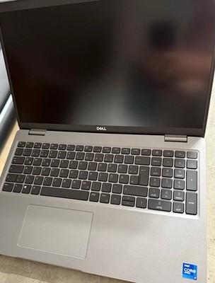 Dell Latitude 5520 15,6'' Laptop i7-1185G7 16GB 512GB NVMe Iris Xe Silber