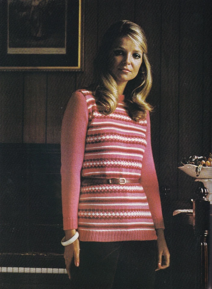 Patons #185 Machine Knits 4~Patterns For The Whole Family~Waistcoats/Sweaters - Image 3 of 4