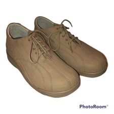 APEX Anti-Shox Womens Beige Nubuck Leather Lace Up Moccasin Shoes Size 6.5 Wide