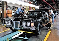 1969 PONTIAC GRAND PRIX GM ASSEMBLY LINE PHOTO MANUFACTURING FACTORY CAR DESIGN