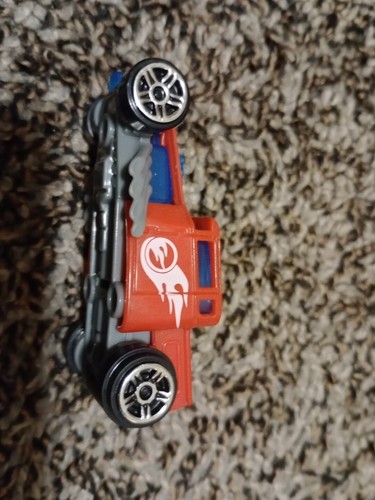 2015 Hot Wheels McDonalds Happy Meal Spielzeug Knochen Shaker - Bild 5 von 6
