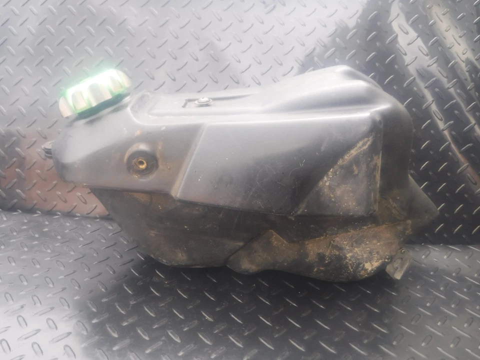 2000 KAWASAKI KX125 GAS FUEL TANK WITH ALUMINUM CAP KX 125 99 00 01 02 - Image 2 of 4