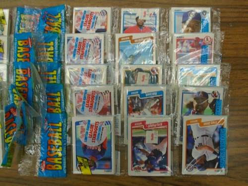Lot of 10 1990 Fleer Rack Packs 450 cards 34 years old Jose Uribe on top - Picture 3 of 3