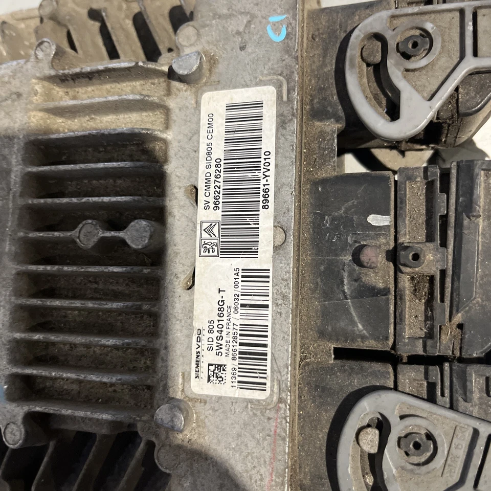 ECU/MOTORE CENTRALINA 0281011101 8200163528 8200095416 - RENAULT LAGUNA II 1.9D - Immagine 3 di 3