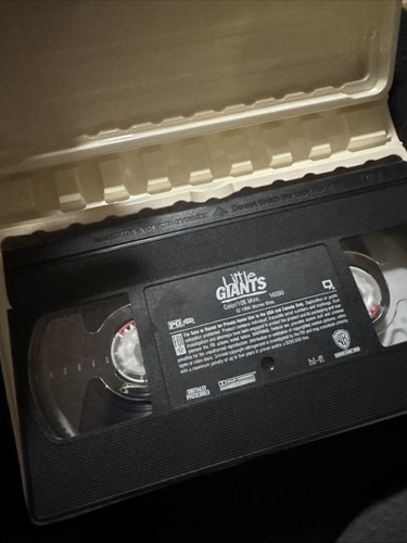 Little Giants VHS W/ Rick Moranis Ed O'neill 1995 - Picture 3 of 3