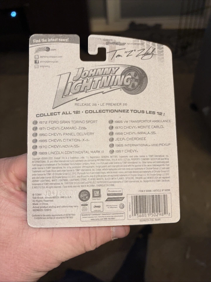 JOHNNY LIGHTNING 1972 FORD GRAN TORINO SPORT #15 BOBBY ISAAC Release # 26 - Image 4 of 4