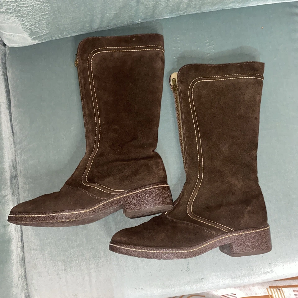 Botas de couro camurça vintage Revelations com zíper feitas nos EUA década de 1960 - Imagem 4 de 4