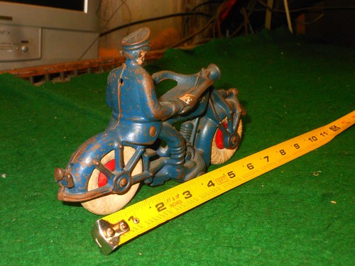 Vintage 1930's Hubley Cast Iron Champion Motorcycle - Picture 8 of 9