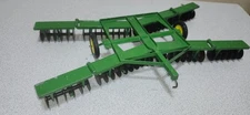 1/16 John Deere Tandem Wing Disk