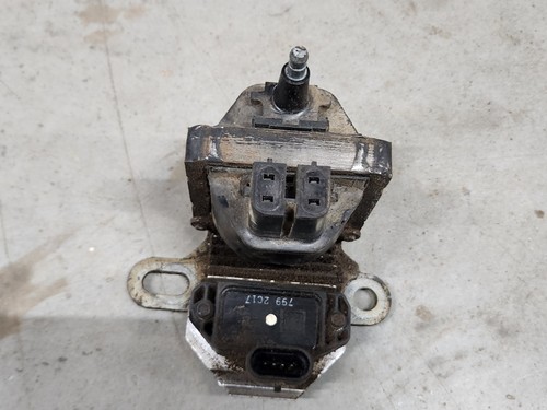 93 Corvette IGNITION COIL w BRACKET 92 GM 1106011 - Picture 3 of 5