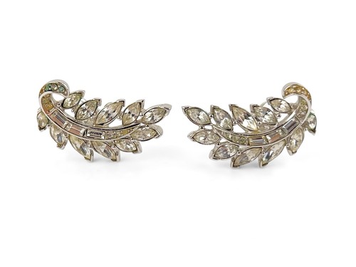 VINTAGE 1940'S-1950'S CROWN TRIFARI BAGUETTES RHINESTONES CLIP EARRINGS - Picture 2 of 6