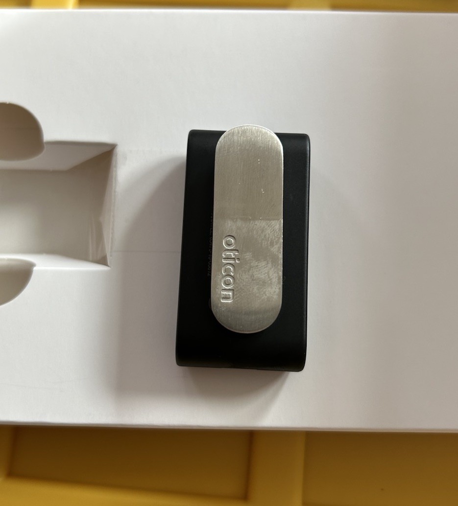 Oticon Connect Clip Bluetooth Streamer & Microphone. Very Lightly Used.