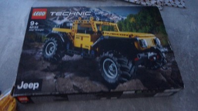 LEGO TECHNIC: Jeep Wrangler (42122)