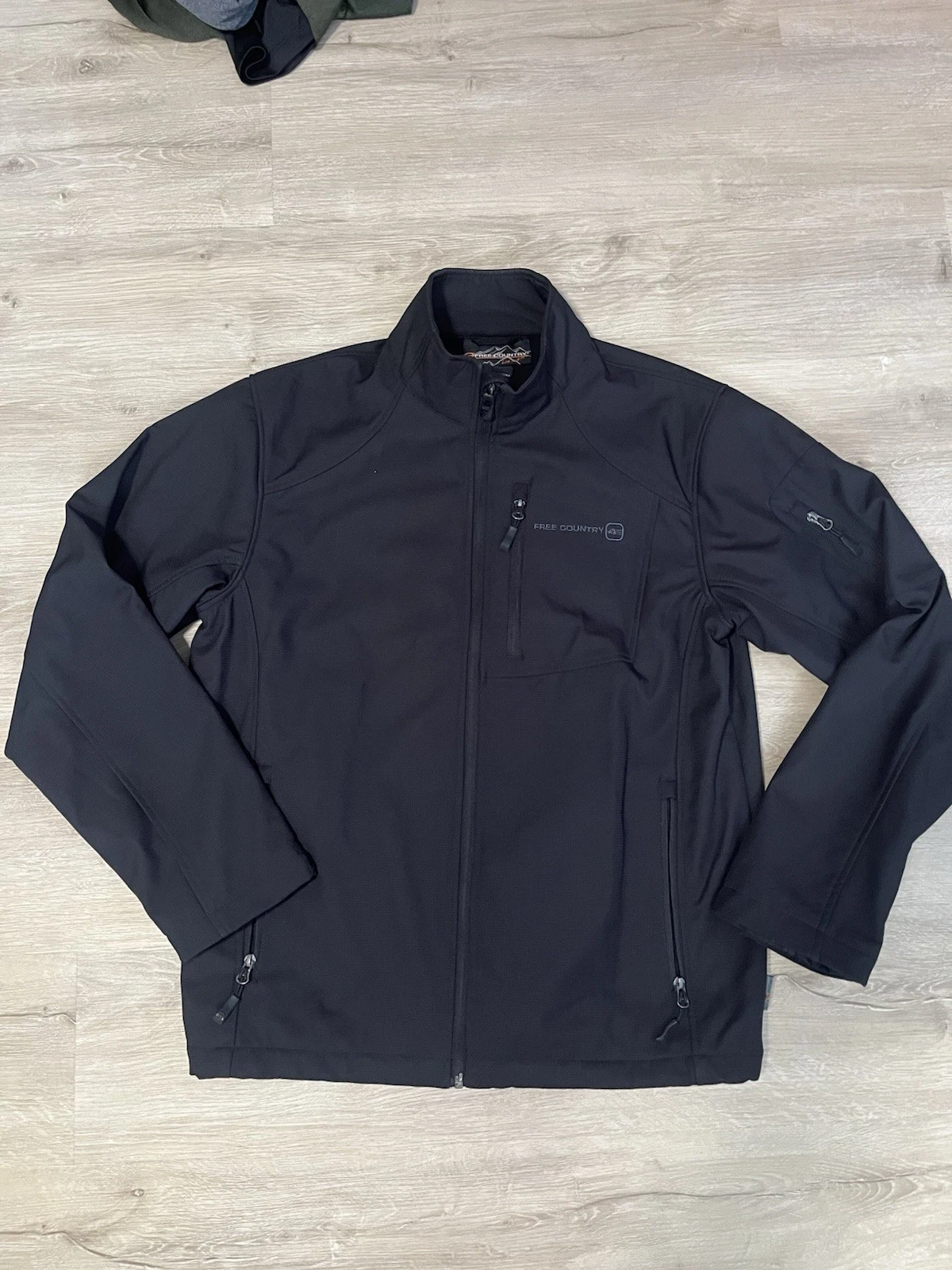 FREE COUNTRY Jacket Mens Medium Black Softshell Full Zip Pockets Outdoor
Opens in a new window or ta