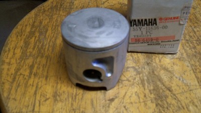 NOS OEM Yamaha Piston 0.50 O/S YZ125N 1985 125cc Competition