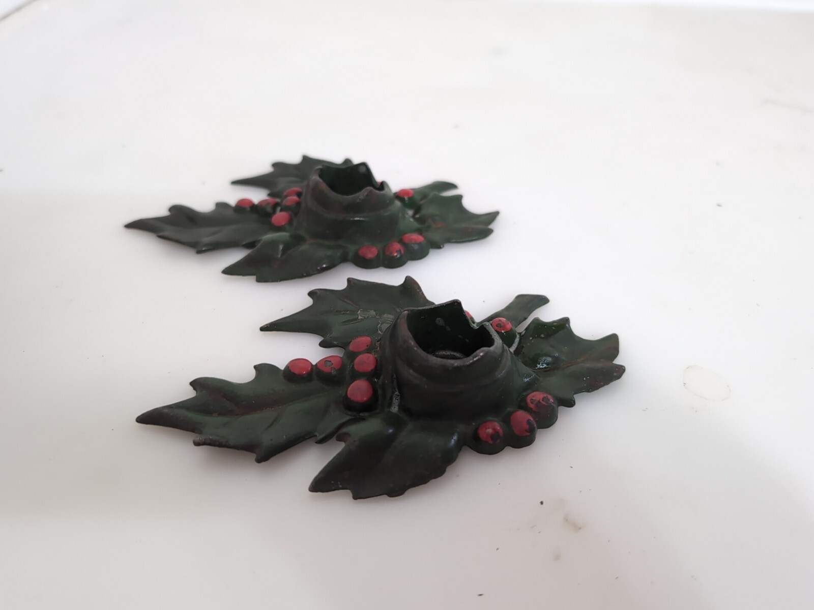 VINTAGE CHRISTMAS PAIR 1921 CAST IRON HOLLY & IVY CANDLE STICK HOLDERS