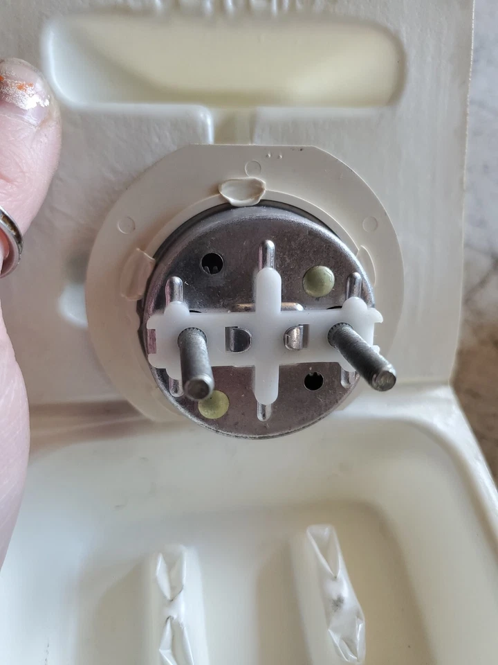 Medidor de combustible Ford Gran Torino/Ranchero D4GY-9305-B 1974-76 para medidores Ralley Nuevo de Lote Antiguo Foto 4 de 4