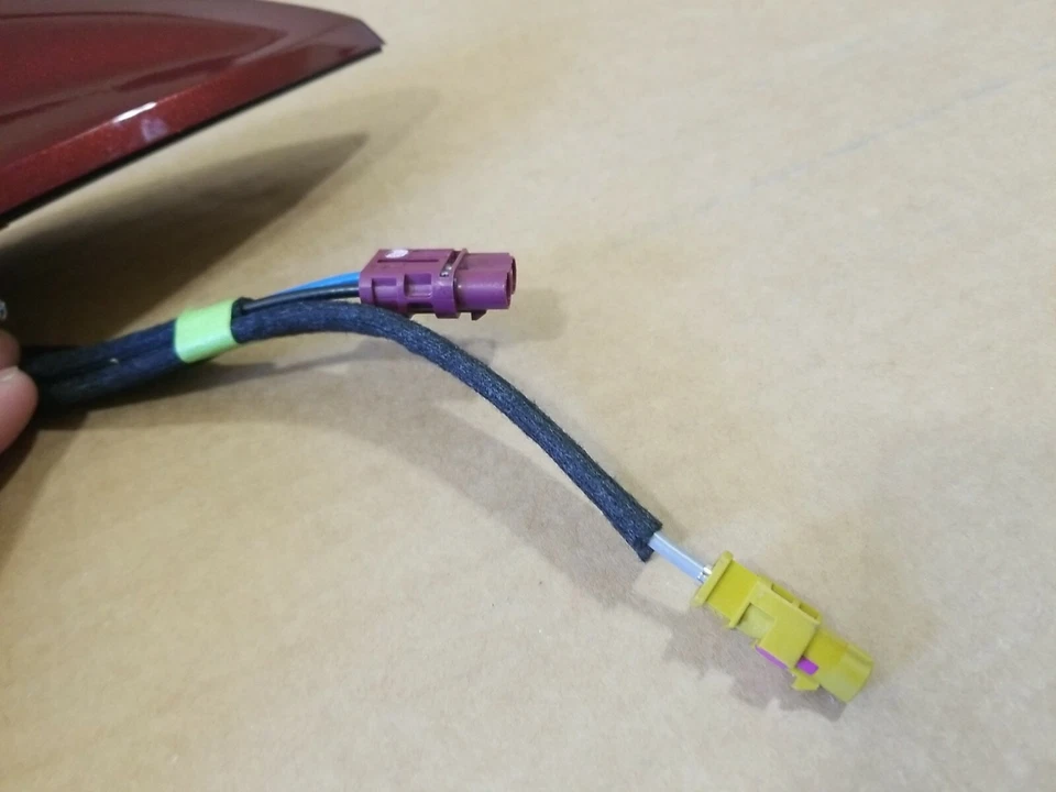 Chevrolet Impala 2015-2017 antena de radio aleta de tiburón roca roja met 23346113 Foto 4 de 4