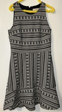 LOFT Fit and Flare short dress size 8 - black and white patterned zipper back