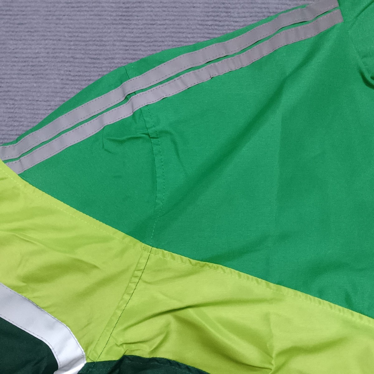 GRAB Food Thailand Delivery Employee Nylon Jacket Green Large 