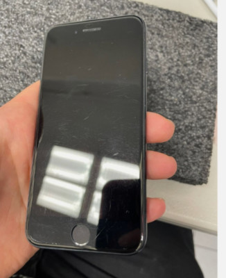 TIK TOK INSTALLED Apple iPhone SE (3rd Generation) - 64 GB - Black (Unlocked)
