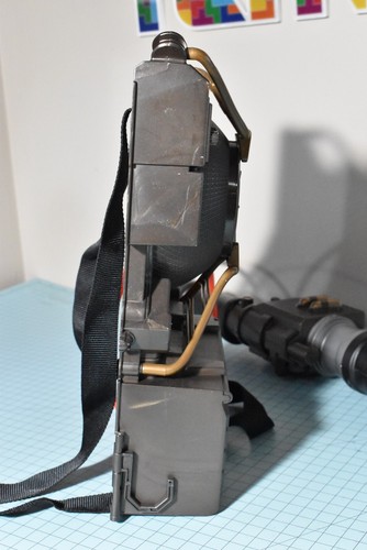 Mattel 2016 GHOSTBUSTERS Proton Pack Zaino Proiettore Cosplay - Luce Funziona - Foto 4 di 17
