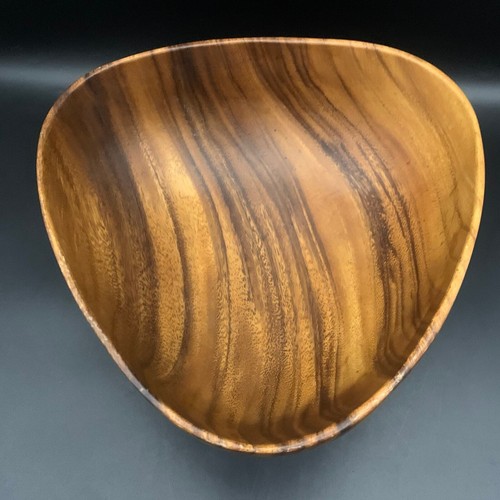 Pacific Merchants Trading Hardwood Acaciaware Rounded Triangle Bowl 10”x 10” x4” - Picture 4 of 14