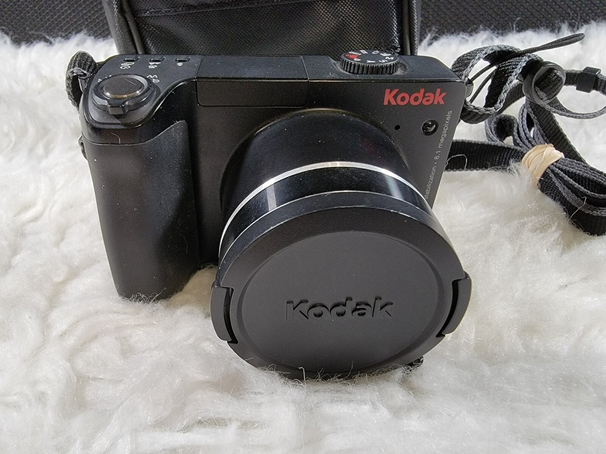 Kodak EasyShare Z8612 8.1MP Digital Camera with 12x Optical Zoom