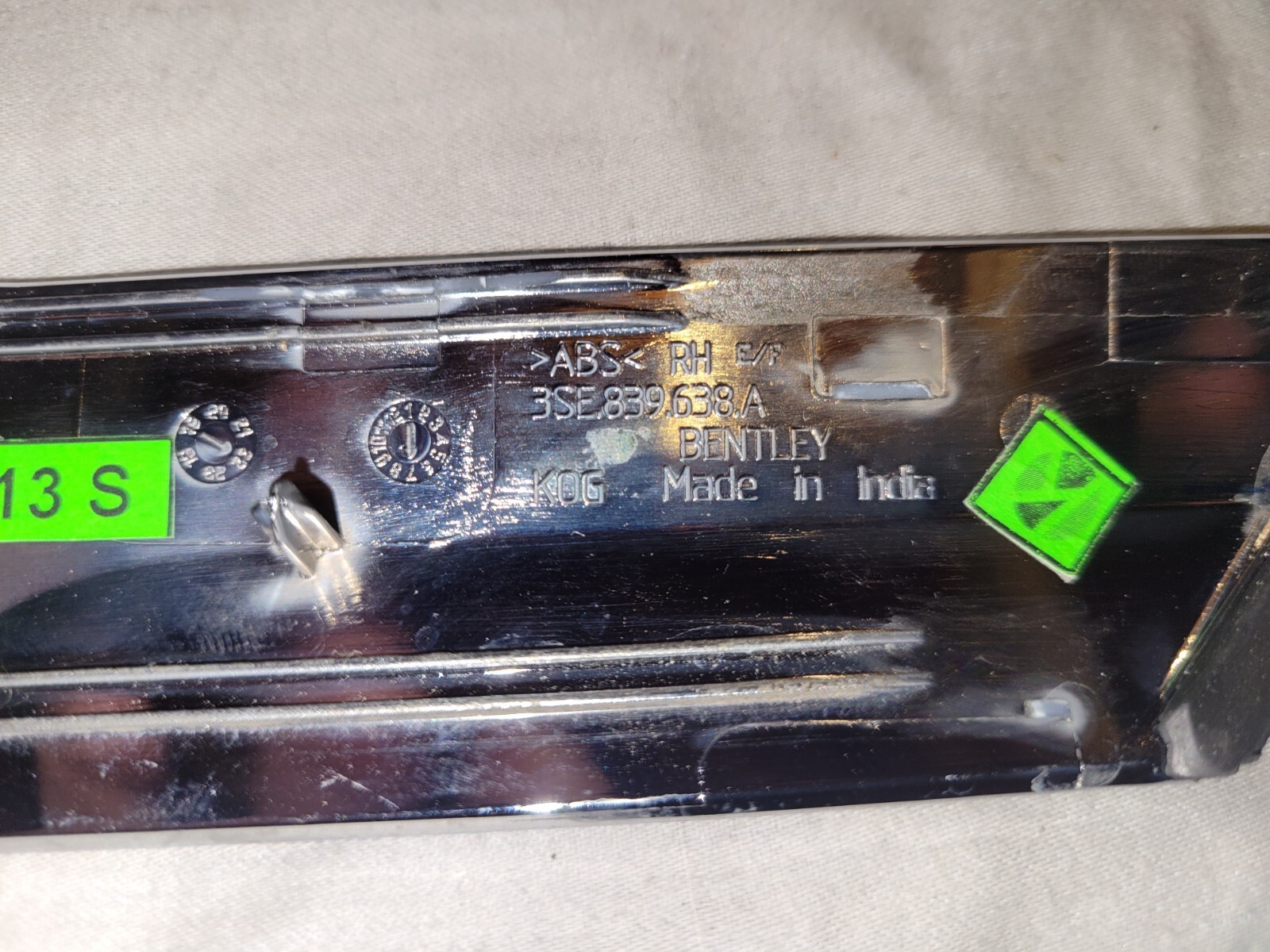 2020-2022 Bentley Flying Spur Rear Right Rocker Chrome Panel Trim 3SE839638A OEM