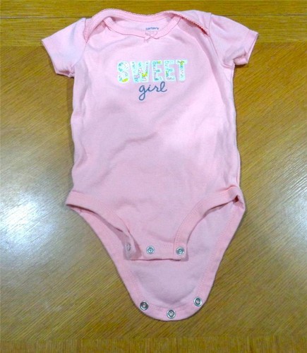 BÜNDEL MIT 3 STCK. MÄDCHEN GRÖSSE 12 MO & 18 MON KLEIDUNG BODY UND 2 SHIRTS SET - Bild 2 von 8