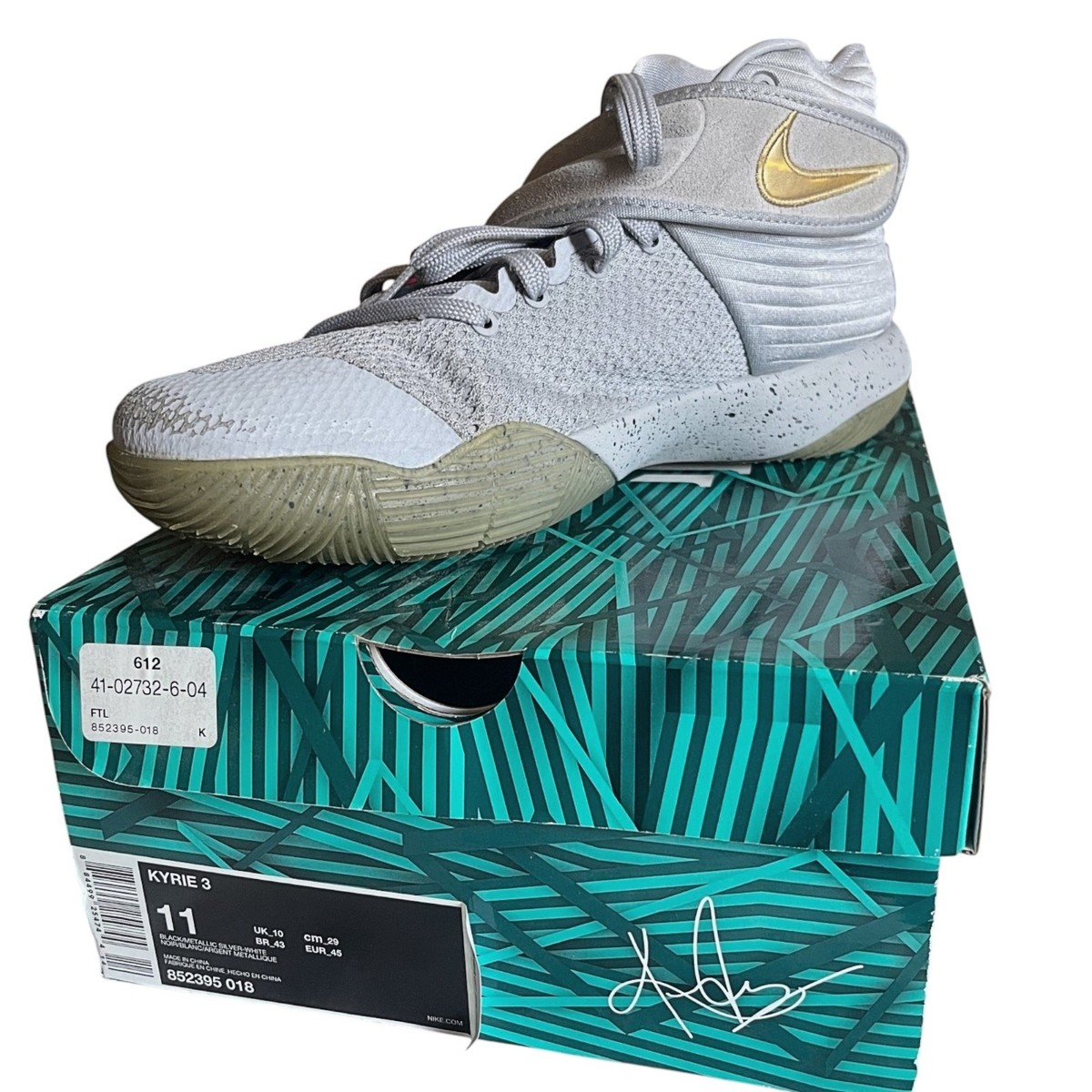 Nike Kyrie Cool Grey Gold Basketball Shoes Size 11 852395-018