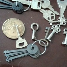 Mixed Lot Vintage Skeleton Keys  Assorted Keys on Key Rings