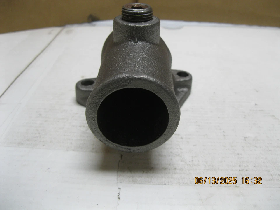 Engine Coolant Water Outlet 4 Seasons 84859 Foto 3 de 4