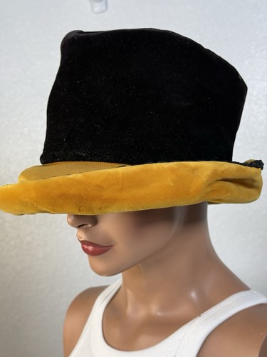 Vintage 1960s Mr John Cloche Hat Black Gold Velvet Mod Cat In the Hat Hippie - Picture 6 of 17