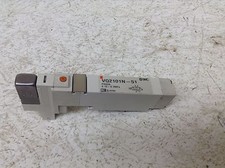 SMC VQ2101N-51 24 VDC Pneumatic Solenoid Valve VQ2101N51