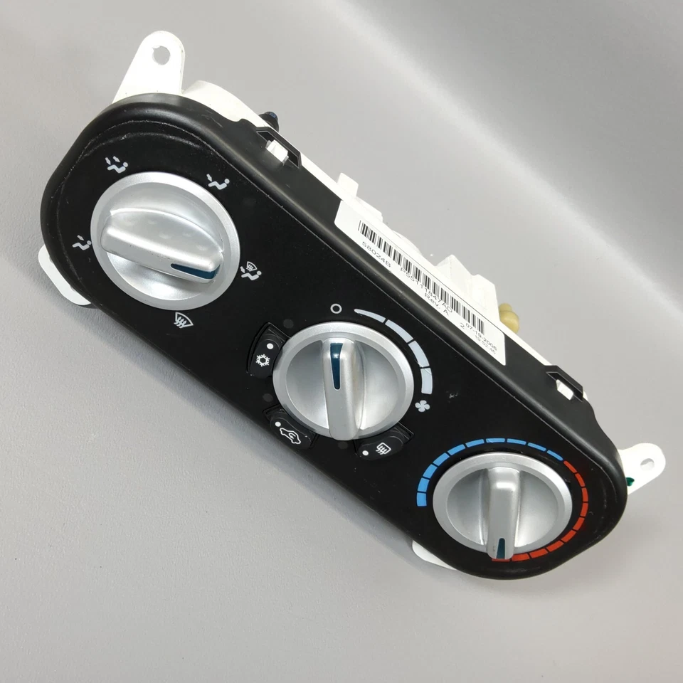 Control de calefacción de CA de climatización de montaje en tablero para Jeep Patriot calibre 07-09 Foto 3 de 4
