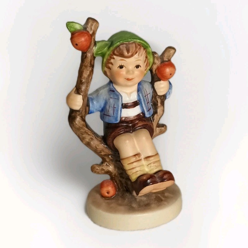 Goebel Hummel #142 3/0 "Apple Tree Boy" Figurine W Germany 4" Tall Original