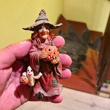 Hexe Figur/Dekofigur mit Kürbis (Jack O’Lantern) und kleinem Geist, Fantasy