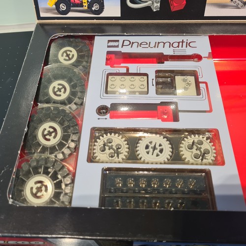 Lego Technic 8040 Building Set (99% Complete) excellent Box & Manual Condition - Picture 4 of 24
