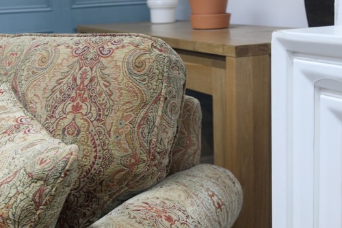 PARKER KNOLL BURGHLEY L2-SEATER SOFA IN BASLOW MEDALLION GOLD FABRIC. RRP £2147 - Picture 8 of 12