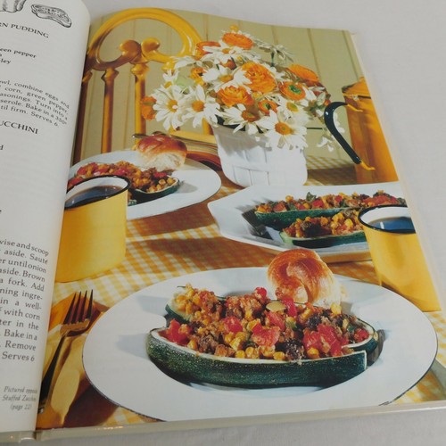Ideals Old-Fashioned Family Cookbook HC 1978 Recipes Appetizers Beverages Salads - Imagen 8 de 12