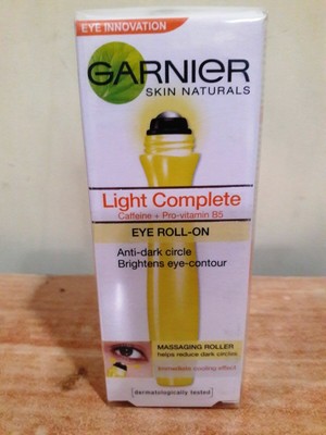 mamaearth eye roller