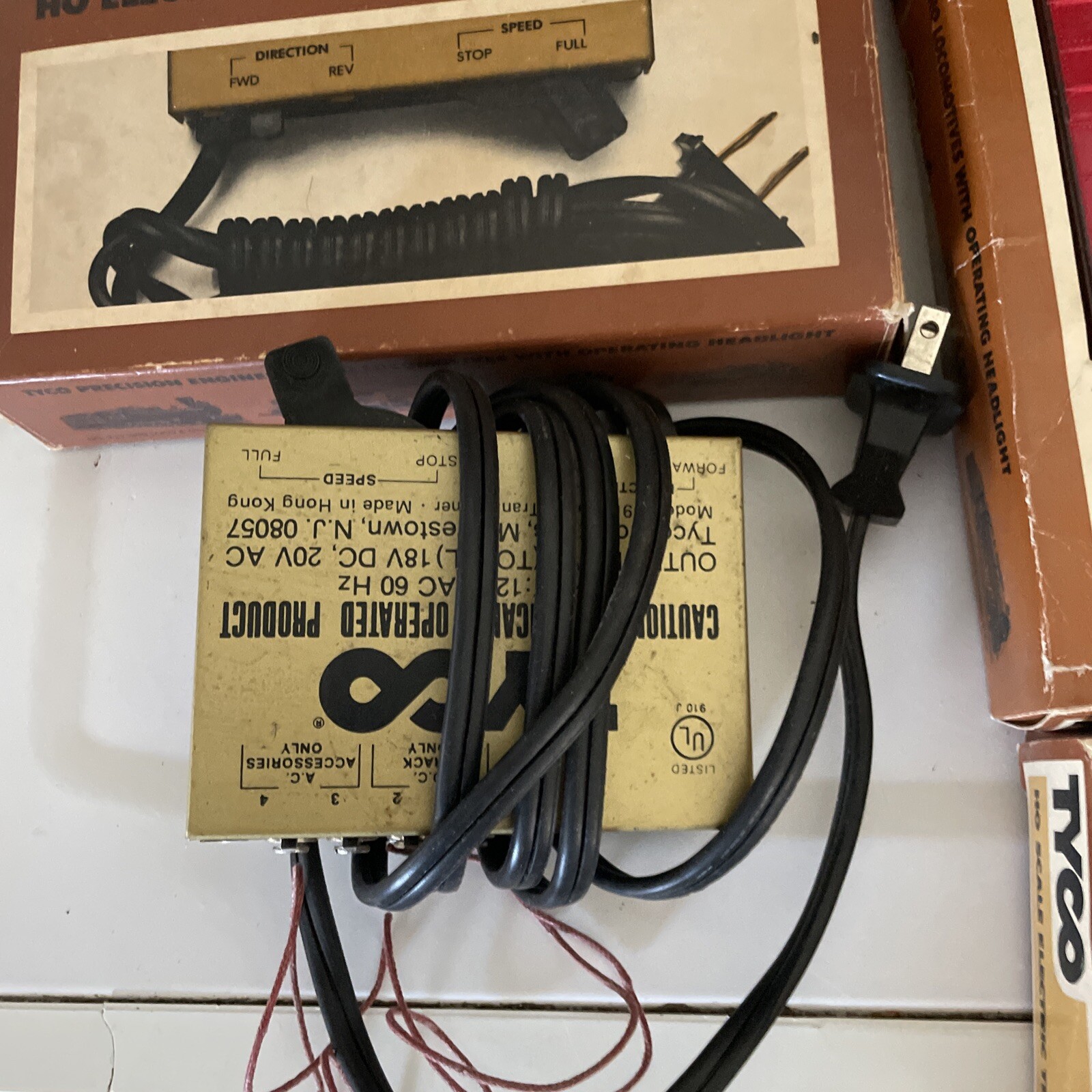 HUGE Lot of Vintage TYCO Train Set w/ Tracks, Engines, Caboose, Power