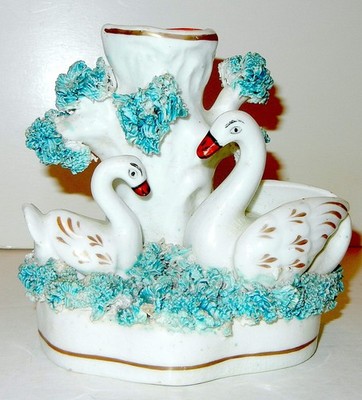ANTIQUE 19TH CENTURY ENGLISH STAFFORDSHIRE DOUBLE SWAN SPILL VASE