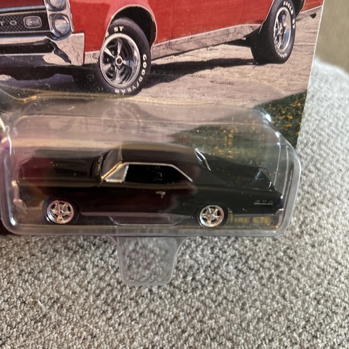 Johnny Lightning Muscle Cars U.S.A. - 1967 Pontiac GTO Black - Picture 2 of 3